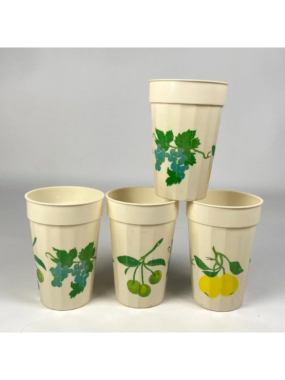 Set of 4 Packer Plastics Drinking Cups Fruit Prints Stackable Made in USA VTG